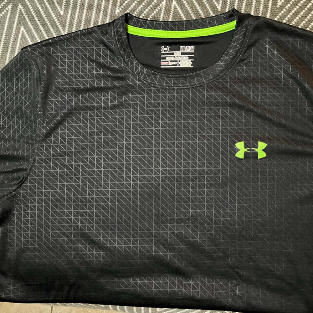 Black under armour shirt